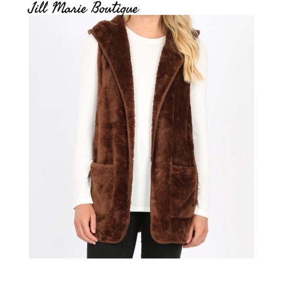 Plush hooded faux fur teddy vest Medium NWT - Picture 3 of 4